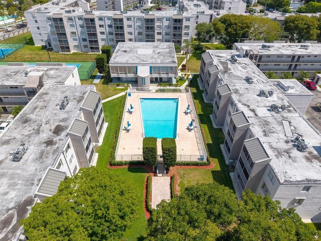 14185 SW 87th St 212A, Miami, FL 33183