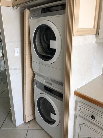 2751 S Ocean Dr 701N, Hollywood, FL 33019