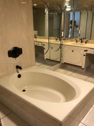 2751 S Ocean Dr 701N, Hollywood, FL 33019