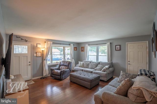 212 STANFORD RD, Fairless Hills, PA 19030