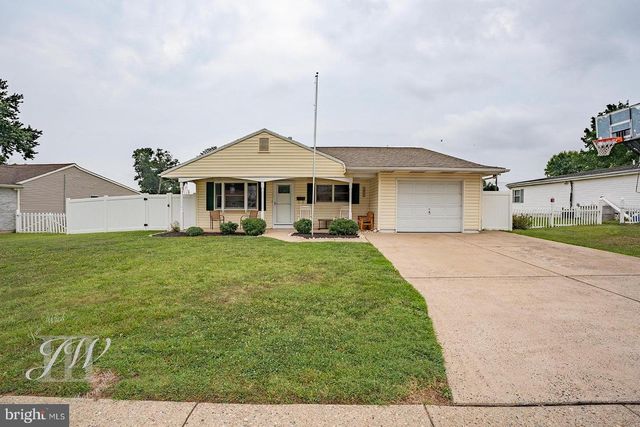 212 STANFORD RD, Fairless Hills, PA 19030