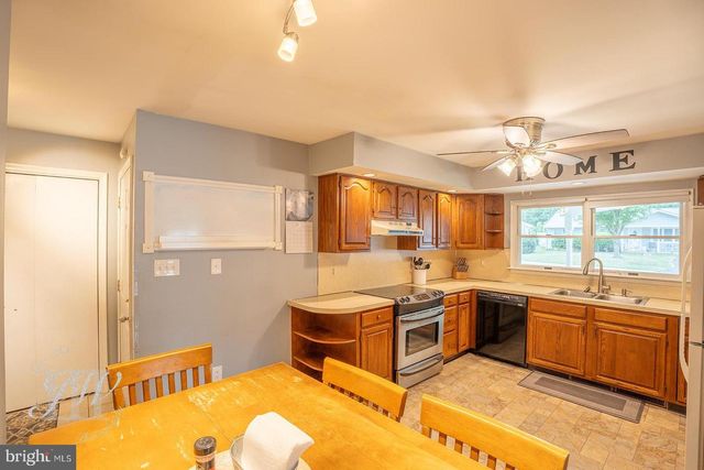 212 STANFORD RD, Fairless Hills, PA 19030
