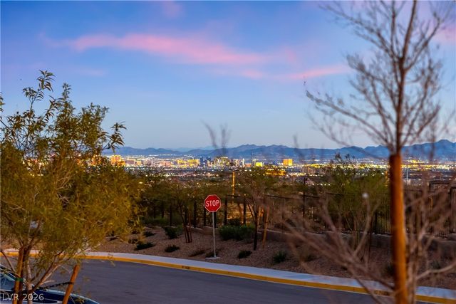 11552 Observation Point Avenue, Las Vegas, NV 89138