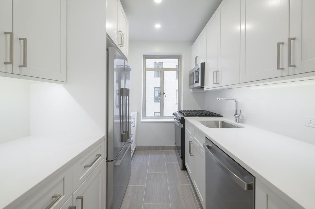 20 E 35th St Apt 6N, New York City, NY 10016
