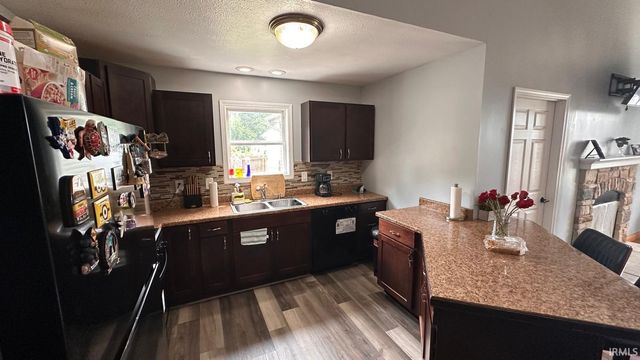 30445 S Elizabeth Drive, Elkhart, IN 46516