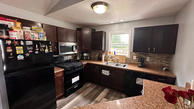 30445 S Elizabeth Drive, Elkhart, IN 46516