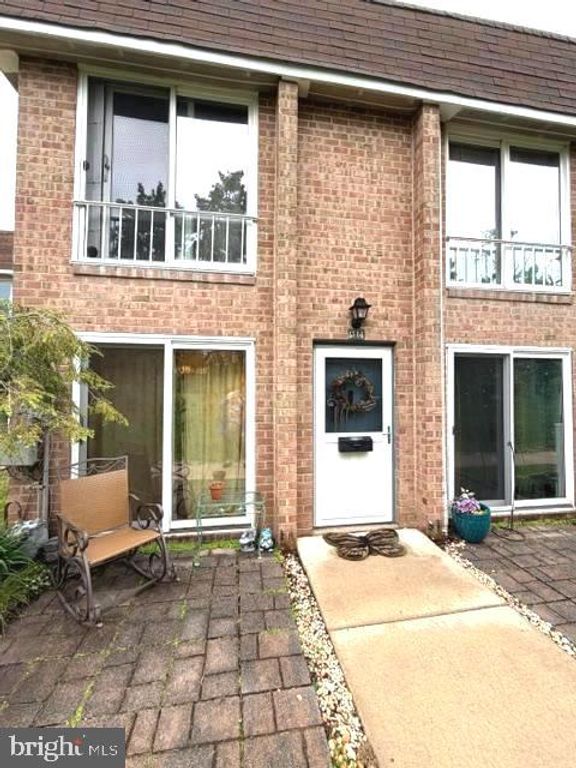 425 BRANDYWINE CT, Warminster, PA 18974