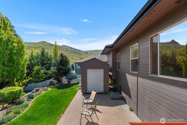 2013 Linville Drive, Wenatchee, WA 98801