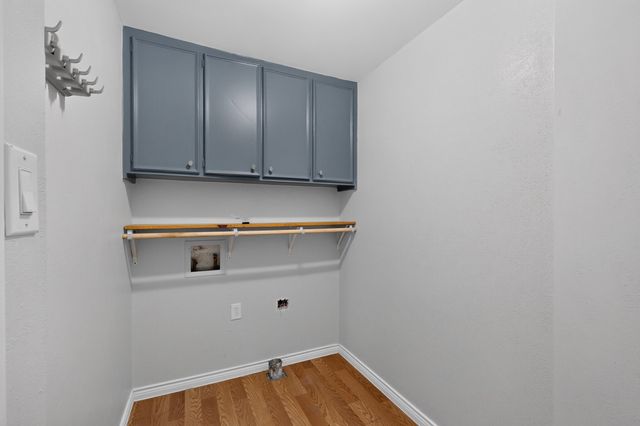 300 N Chattey Road, Desoto, TX 75115