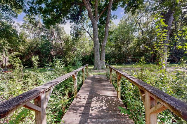 300 N Chattey Road, Desoto, TX 75115