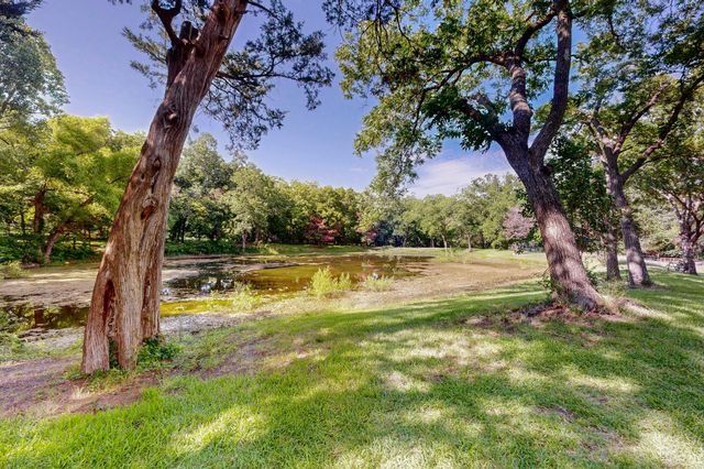 300 N Chattey Road, Desoto, TX 75115