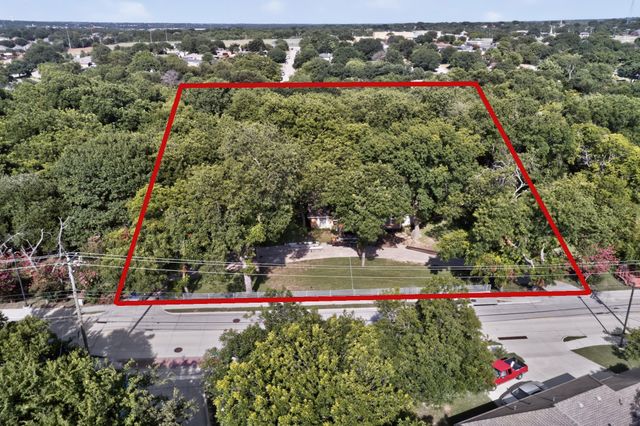 300 N Chattey Road, Desoto, TX 75115