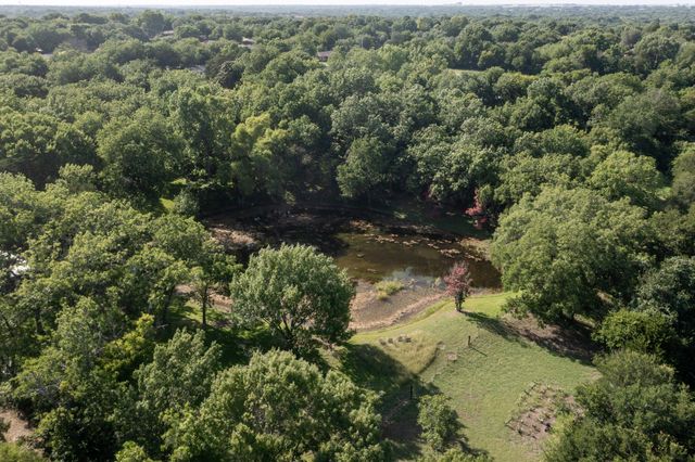 300 N Chattey Road, Desoto, TX 75115