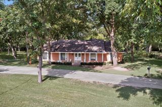 300 N Chattey Road, Desoto, TX 75115