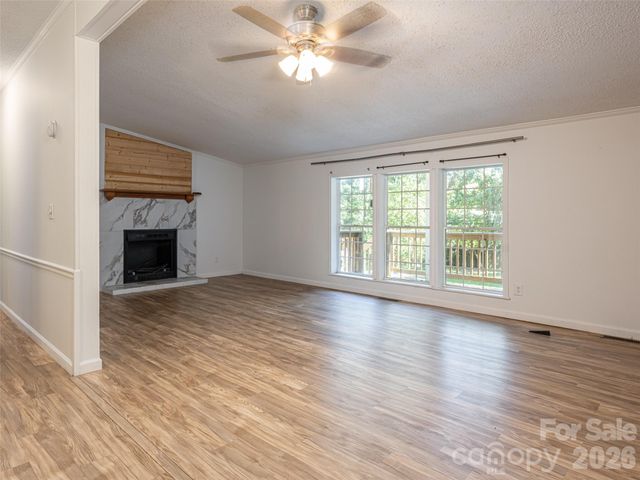 26 Audrey Lane, Asheville, NC 28806