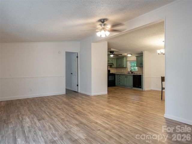 26 Audrey Lane, Asheville, NC 28806