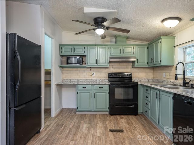 26 Audrey Lane, Asheville, NC 28806