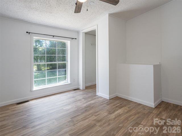26 Audrey Lane, Asheville, NC 28806