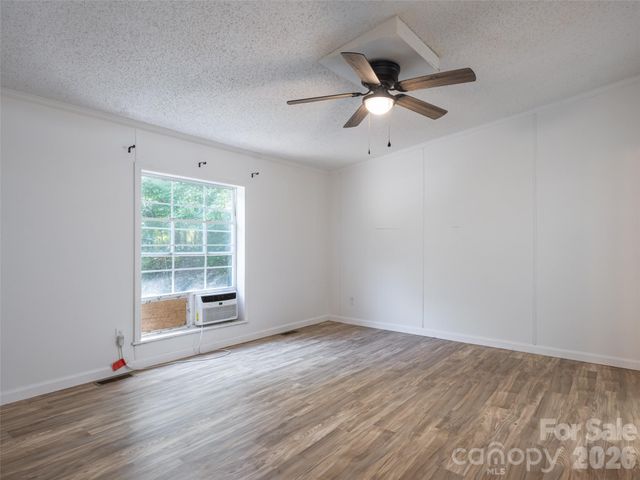 26 Audrey Lane, Asheville, NC 28806