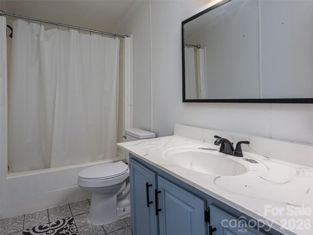 26 Audrey Lane, Asheville, NC 28806
