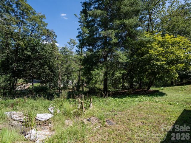 26 Audrey Lane, Asheville, NC 28806