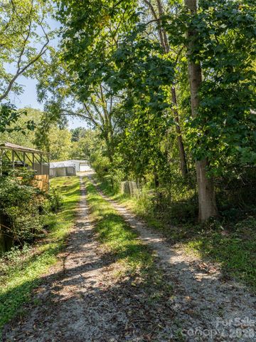 26 Audrey Lane, Asheville, NC 28806