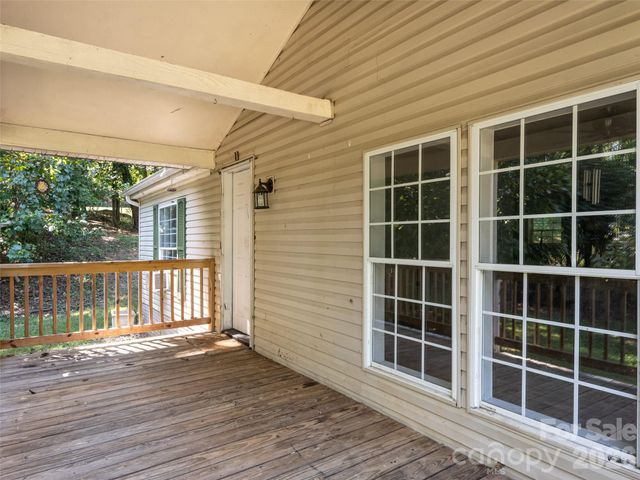 26 Audrey Lane, Asheville, NC 28806