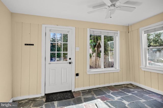 42 E 2ND ST, Moorestown, NJ 08057