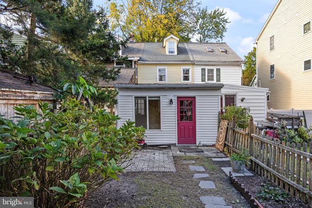 42 E 2ND ST, Moorestown, NJ 08057