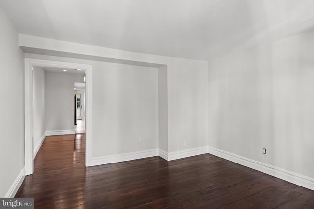 42 E 2ND ST, Moorestown, NJ 08057
