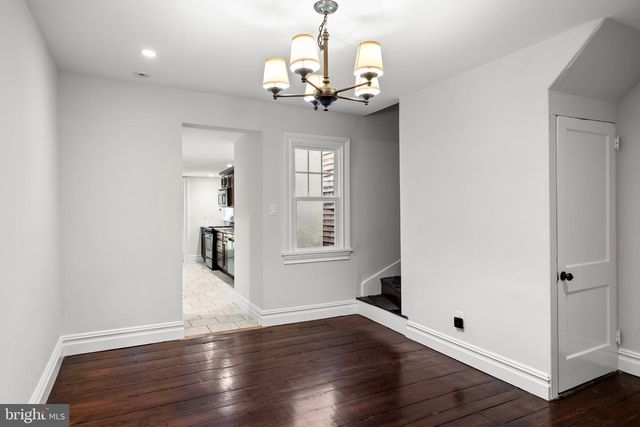 42 E 2ND ST, Moorestown, NJ 08057