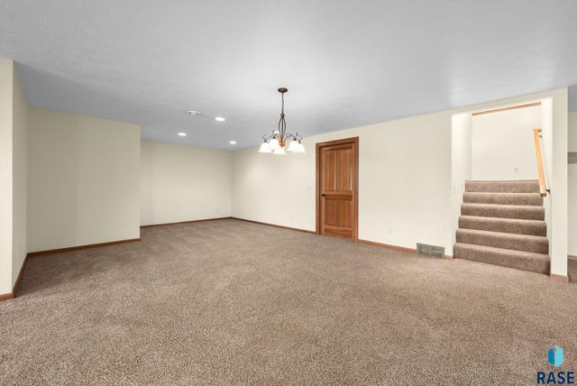 3000 W Stratton St Street, Sioux Falls, SD 57108