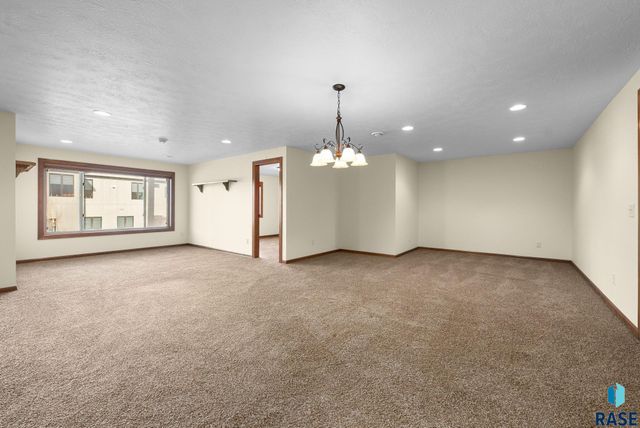 3000 W Stratton St Street, Sioux Falls, SD 57108