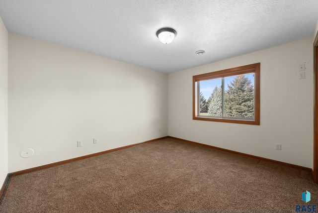 3000 W Stratton St Street, Sioux Falls, SD 57108