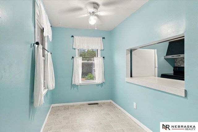 5941 Gillan Road, Lincoln, NE 68505