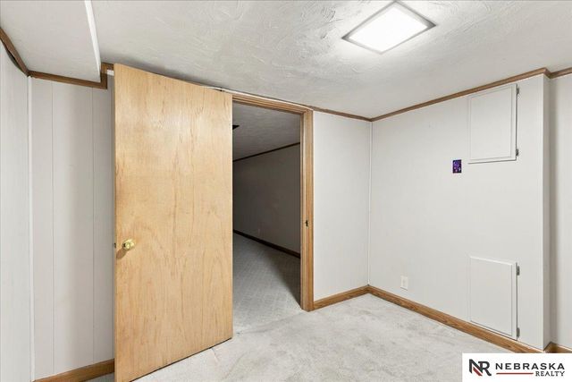 5941 Gillan Road, Lincoln, NE 68505