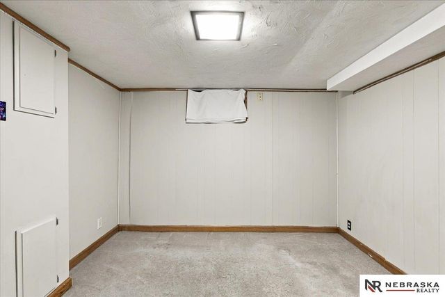 5941 Gillan Road, Lincoln, NE 68505