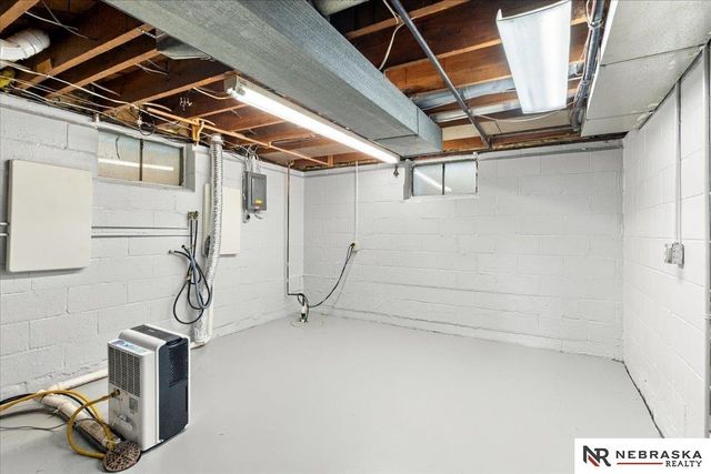 5941 Gillan Road, Lincoln, NE 68505