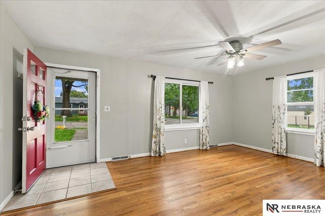5941 Gillan Road, Lincoln, NE 68505