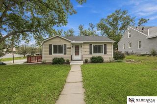 5941 Gillan Road, Lincoln, NE 68505