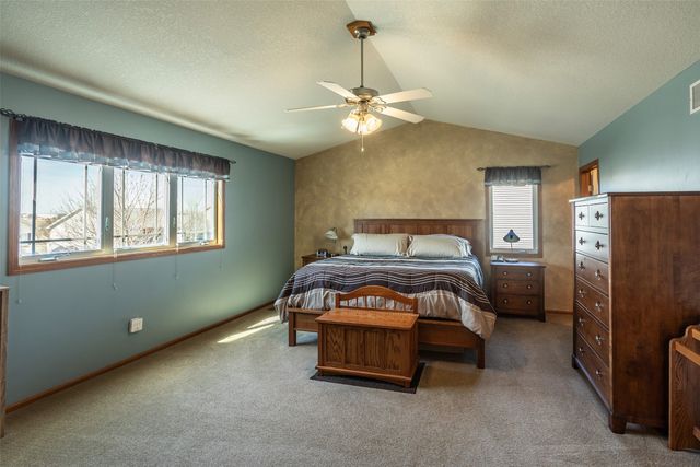 5917 NW 106th Street, Johnston, IA 50131