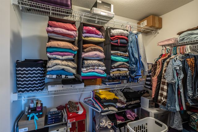 5917 NW 106th Street, Johnston, IA 50131