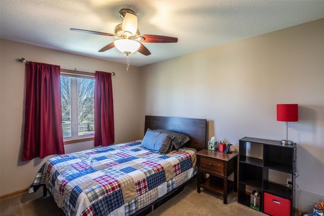 5917 NW 106th Street, Johnston, IA 50131