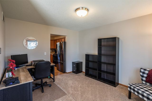 5917 NW 106th Street, Johnston, IA 50131