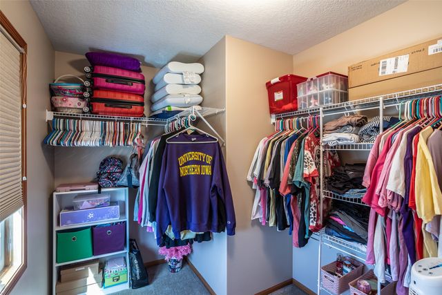 5917 NW 106th Street, Johnston, IA 50131