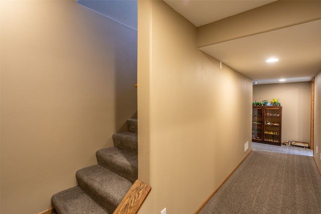 5917 NW 106th Street, Johnston, IA 50131