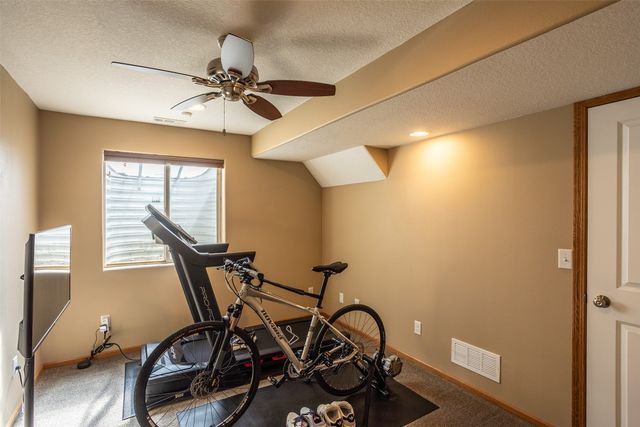 5917 NW 106th Street, Johnston, IA 50131