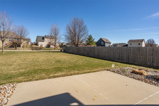 5917 NW 106th Street, Johnston, IA 50131