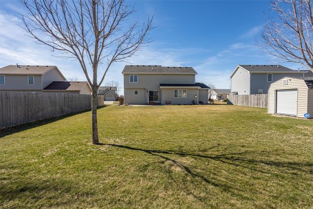 5917 NW 106th Street, Johnston, IA 50131
