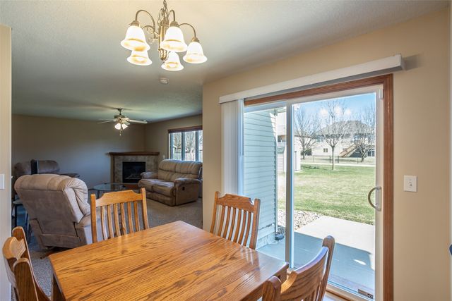 5917 NW 106th Street, Johnston, IA 50131